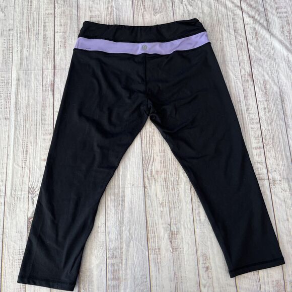 Lululemon Women's Black Hi Waisted Cropped Leggings No Tags. See Dimensions - Picture 2 of 8